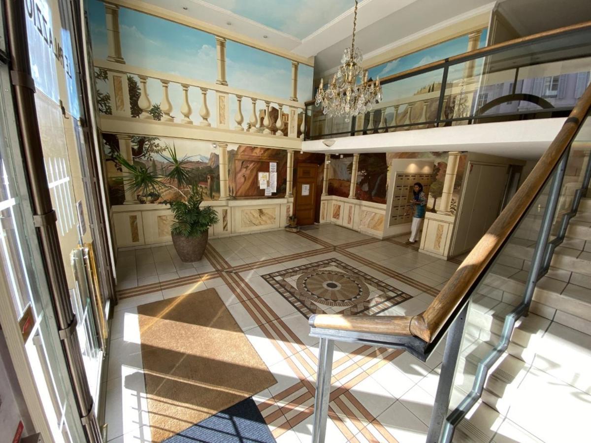 1 Bed Center Conference Center - 2005 * Cannes