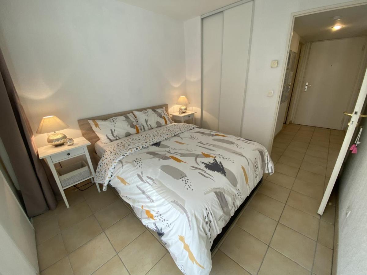 1 Bed Center Conference Center - 2005 Cannes